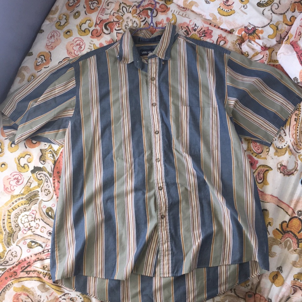 Casual and sylish, colorful button up